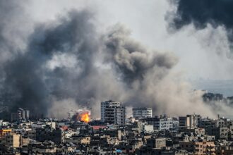 Qatarul și Egiptul își intensifică eforturile în vederea unui armistițiu în Fâșia Gaza AA 20231011 32371948 32371938 ISRAELI AIRSTRIKES CONTINUE ON THE FIFTH DAY IN GAZA 1697024035