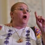 Diana Șoșoacă i-a trimis o scrisoare lui Putin, în care se plânge ca i-a fost interzisă candidatura la prezidențiale 62360780 e1742132179373