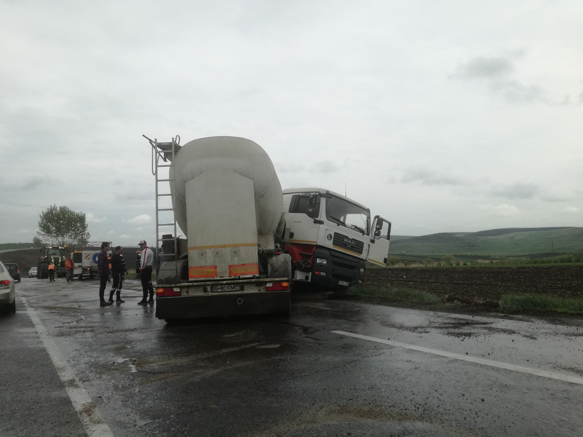 Accident cu o cisternă încărcată cu motorină implicată, între Hârșova și Ghindărești cisterna