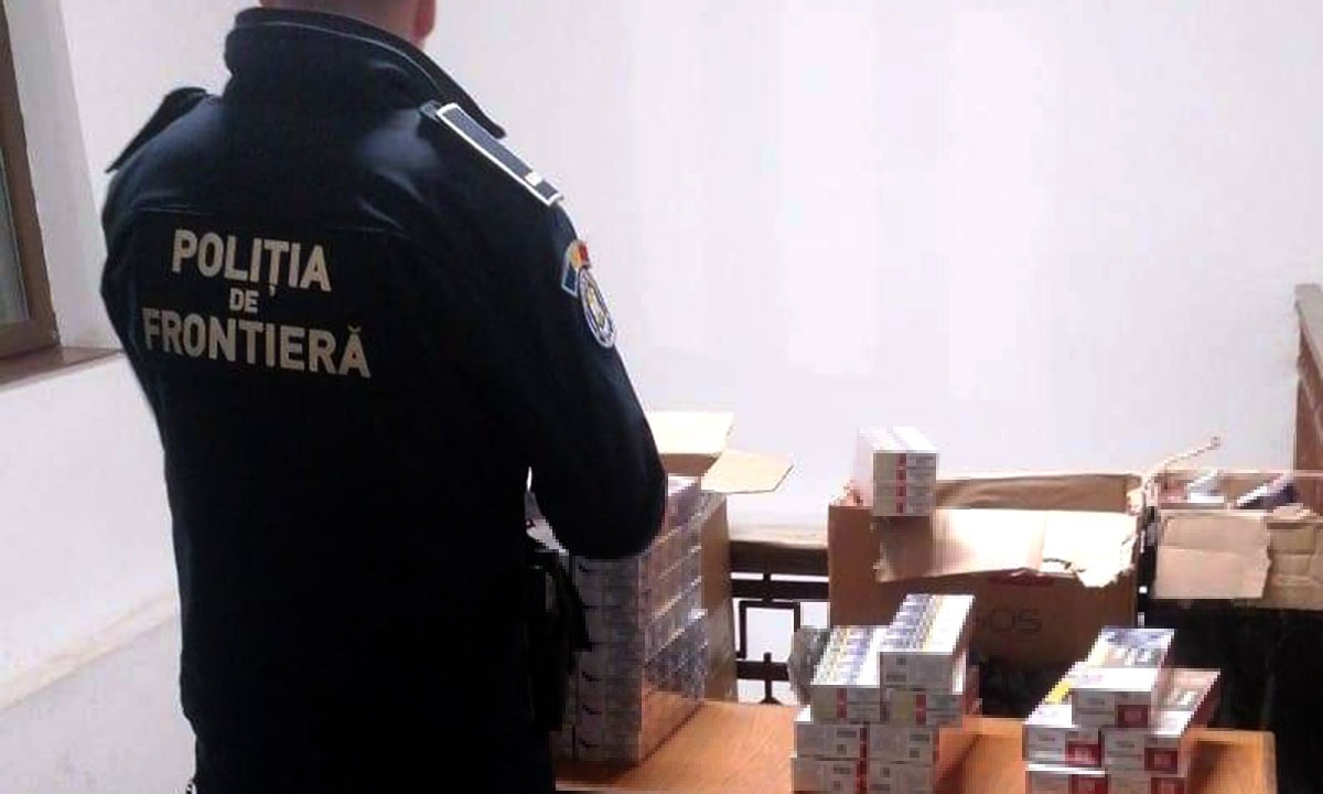 Peste două milioane de ţigarete, descoperite la frontieră într-un camion tigari