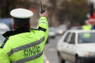 Bărbați pe numele cărora erau emise mandate de executare cu închisoarea, depistați în trafic de către polițiștii constănțeni politia rutiera