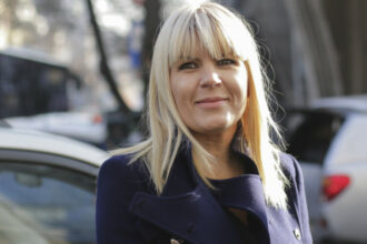 BREAKING Judecătorii au decis ca Elena Udrea să fie eliberată condiționat. Decizia nu este definitivă M2YyM2EyMmFjMWFiOTZmOTBhMjEyZGZmNjM3Nw.thumb