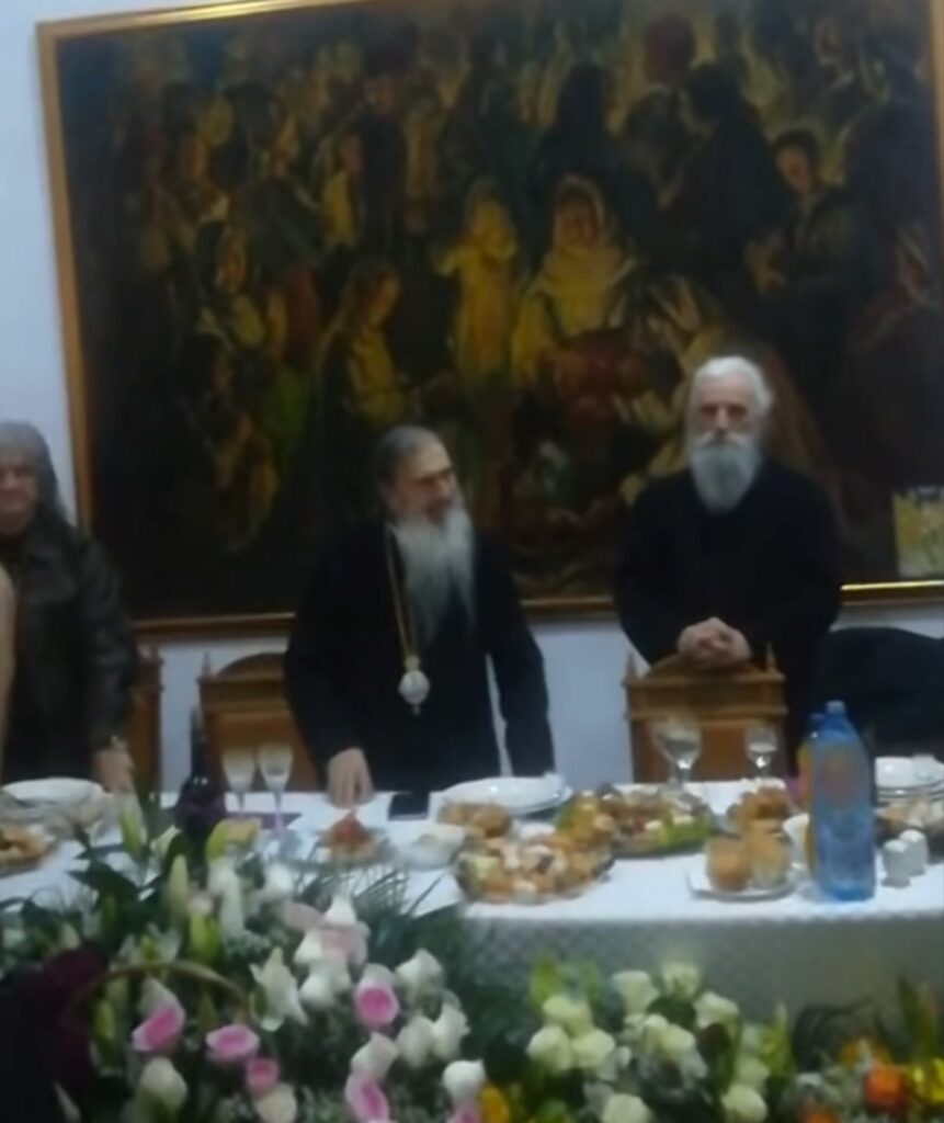 FOTO VIDEO Petrecere joi seară în Arhiepiscopia Tomisului, cu ocazia aniversării IPS Teodosie WhatsApp Image 2024 12 12 at 21.30.12 1