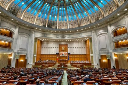 Parlamentul îşi alege azi preşedinţii celor două Camere, după învestirea Guvernului Bolojan parlament 1