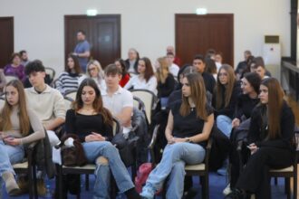 55 de elevi de liceu din Constanța au participat la al doilea workshop Innovation Camp din proiectul educațional Re-Value 1 2 13