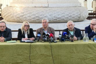 Directorul Muzeului Naţional de Istorie a explicat de ce a fost ales Muzeul Drents pentru expoziția cu piese din tezaurul dacic NmU5YTFjZmNhZmYwYWY5ZGQyZTkwMTAzMjM.thumb