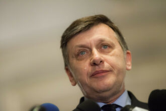 Crin Antonescu îl invită pe Călin Georgescu la o dezbatere publică: Nu să facem un concurs de abilitate verbală, ci să clarificăm idei OWE4NTViYTU2OWE5NjY0OWNlOTUzMDgwNGIxODM0ZWU.thumb