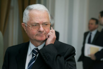 Fostul director SRI, Virgil Măgureanu, e urmărit penal pentru „infracțiuni contra umanității”, în Dosarul Mineriadei Virgil Magureanu
