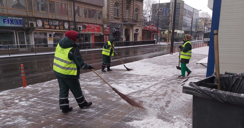 FOTO Circulația în municipiul Constanța se desfășoară în condiții normale de trafic / Utilajele de deszăpezire au intervenit rapid 1 14 1