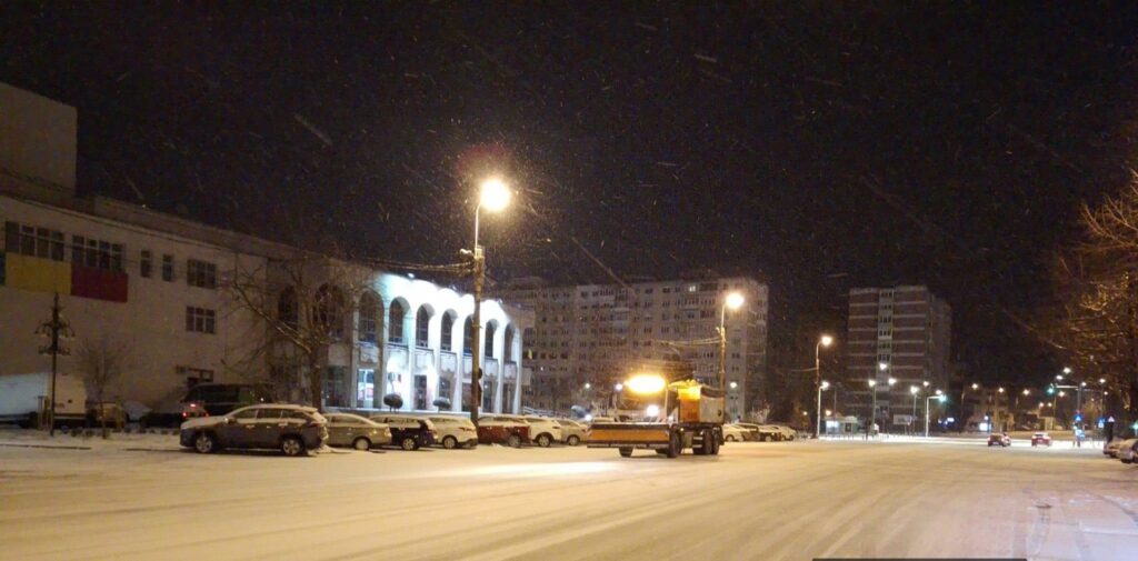 FOTO Circulația în municipiul Constanța se desfășoară în condiții normale de trafic / Utilajele de deszăpezire au intervenit rapid 1 7