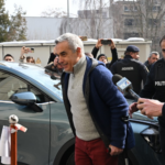 BREAKING Călin Georgescu a fost oprit în trafic și ridicat cu mandat/ A fost dus la audieri VIDEO UPDATE Calin Georgescu