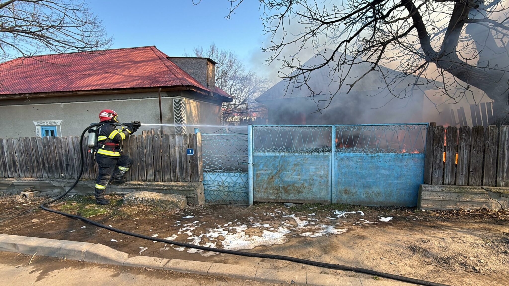 FOTO VIDEO O casă din județul Tulcea s-a făcut scrum în urma unui incendiu UPDATE Imagine WhatsApp 2025 02 19 la 12.01.55 180cfffd