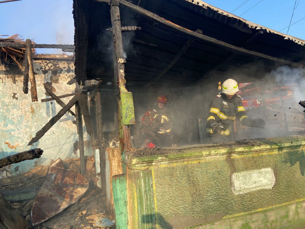 Incendiu puternic la o locuință din județul Tulcea/ O femeie a suferit arsuri Imagine WhatsApp 2025 02 25 la 10.07.37 1fae3f56