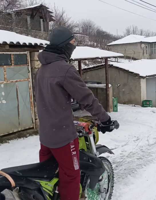 Poliția caută conducătorii de ATV care au pus în pericol copiii care erau la derdeluș în Lipnița Screenshot 2025 02 17 193116