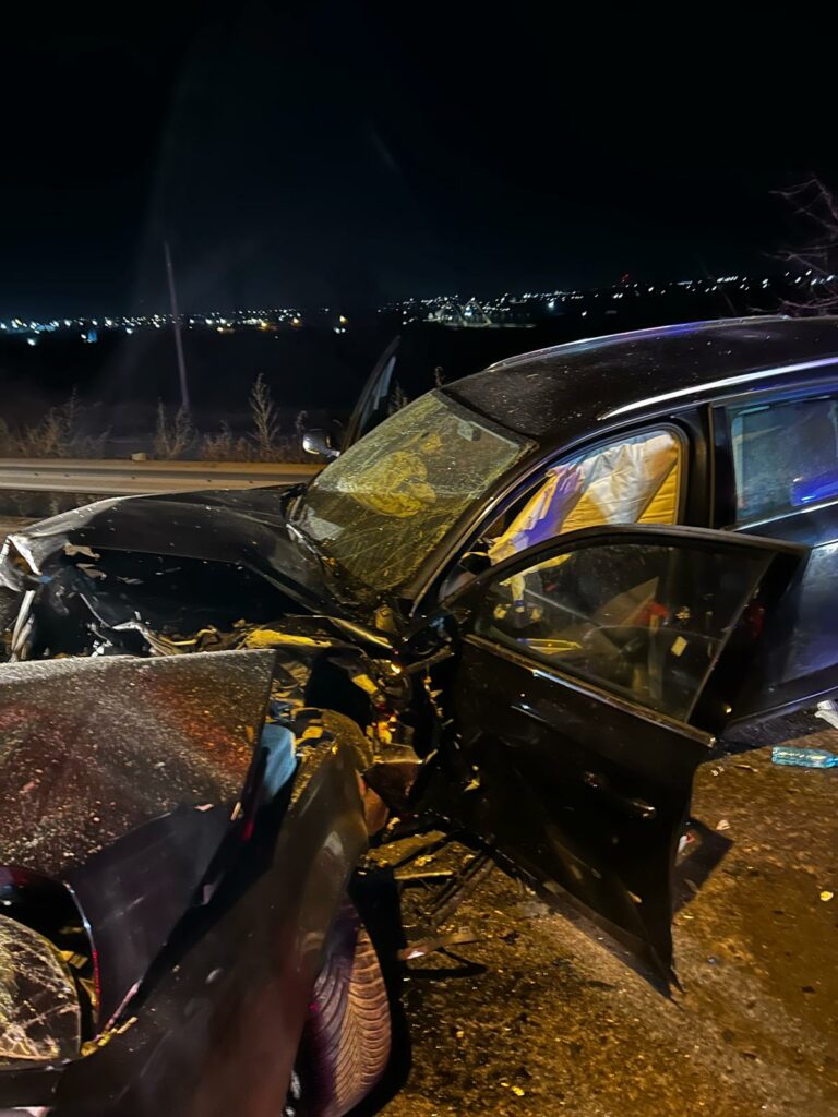 FOTO O persoană a rămas încarcerată în urma unui accident rutier la ieșire din Ovidiu UPDATE WhatsApp Image 2025 02 14 at 22.23.48