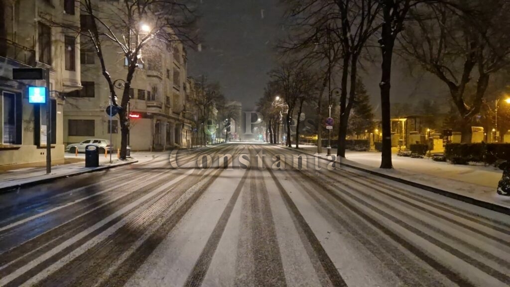 FOTO VIDEO Fulgii de nea, așternuți pe străzile Constanței WhatsApp Image 2025 02 16 at 02.37.00 1