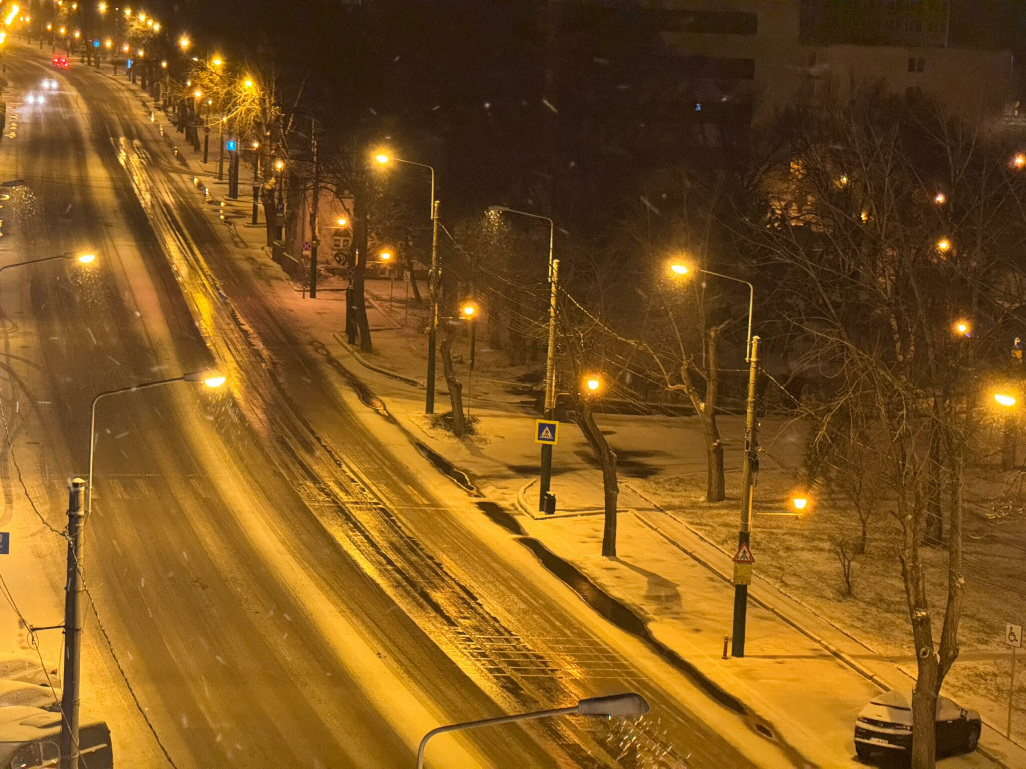 FOTO VIDEO Fulgii de nea, așternuți pe străzile Constanței WhatsApp Image 2025 02 16 at 02.38.37 1 scaled