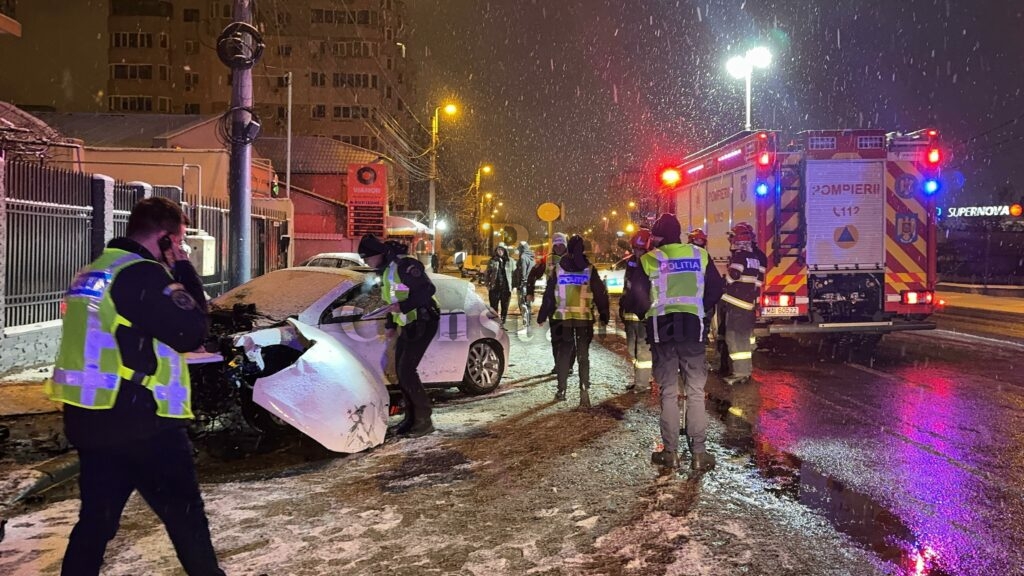 FOTO VIDEO Un copil de 15 ani se zbate între viață și moarte în urma unui accident la Cora Brătianu, Constanța / Acesta a sustras mașina familiei UPDATE WhatsApp Image 2025 02 16 at 04.22.12 1