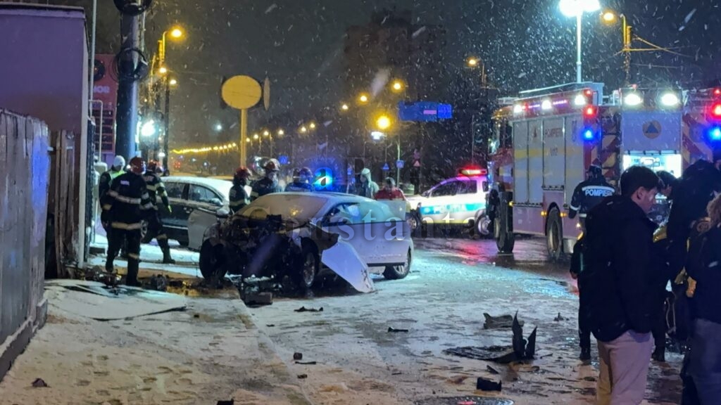 FOTO VIDEO Un copil de 15 ani se zbate între viață și moarte în urma unui accident la Cora Brătianu, Constanța / Acesta a sustras mașina familiei UPDATE WhatsApp Image 2025 02 16 at 04.22.13 2