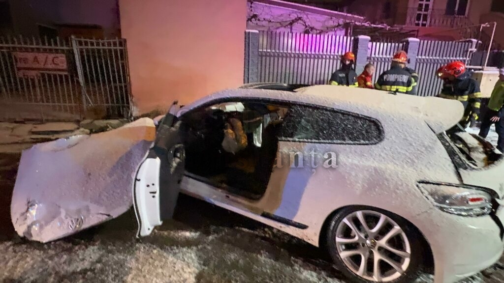 FOTO VIDEO Un copil de 15 ani se zbate între viață și moarte în urma unui accident la Cora Brătianu, Constanța / Acesta a sustras mașina familiei UPDATE WhatsApp Image 2025 02 16 at 04.22.21 2