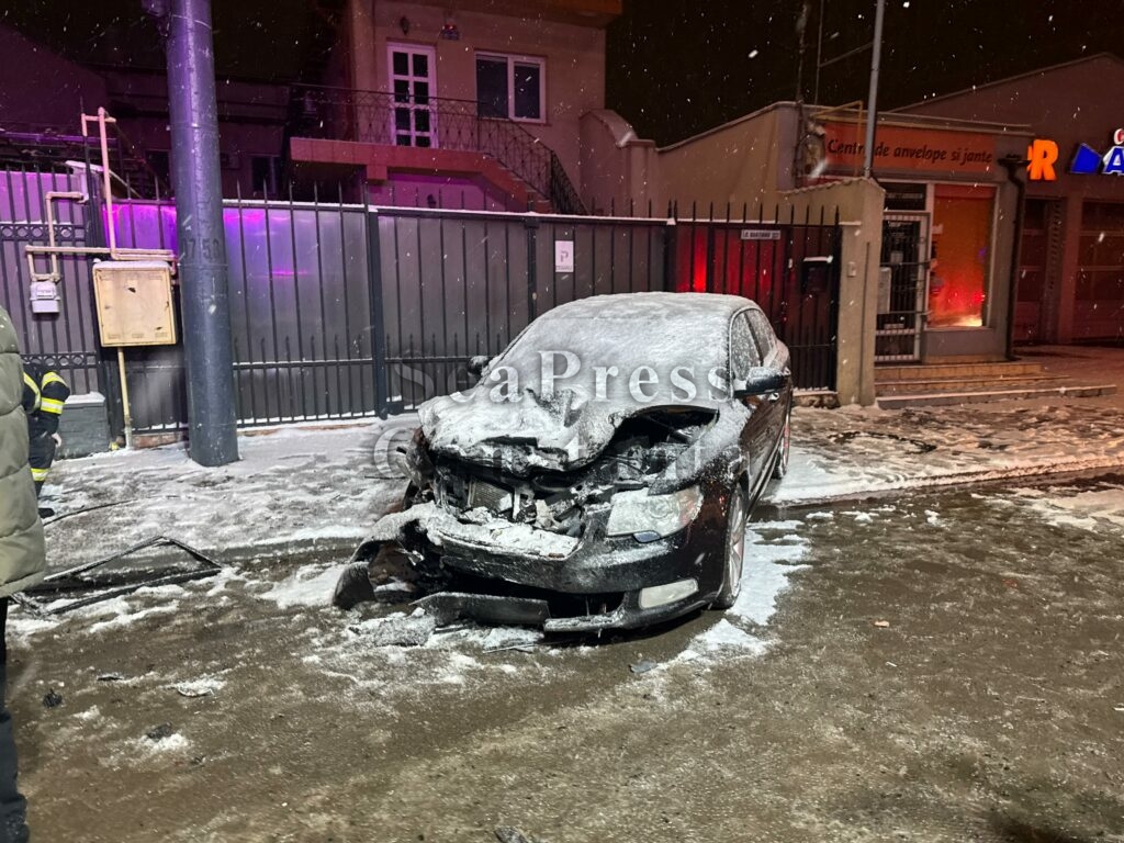 FOTO VIDEO Un copil de 15 ani se zbate între viață și moarte în urma unui accident la Cora Brătianu, Constanța / Acesta a sustras mașina familiei UPDATE WhatsApp Image 2025 02 16 at 04.22.23