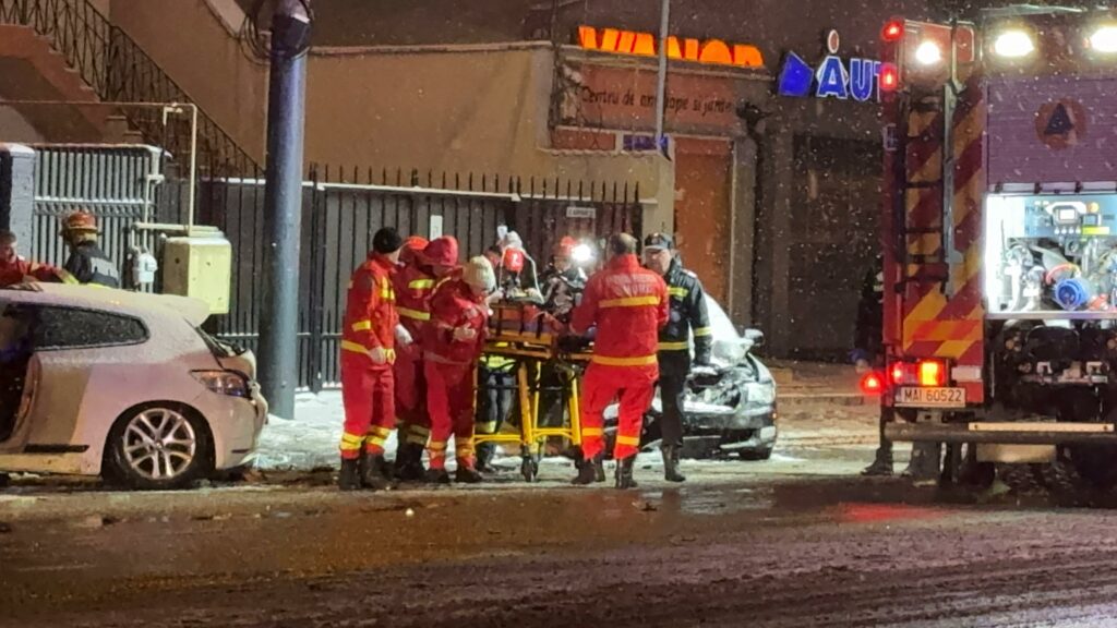 FOTO VIDEO Un copil de 15 ani se zbate între viață și moarte în urma unui accident la Cora Brătianu, Constanța / Acesta a sustras mașina familiei UPDATE WhatsApp Image 2025 02 16 at 04.29.19