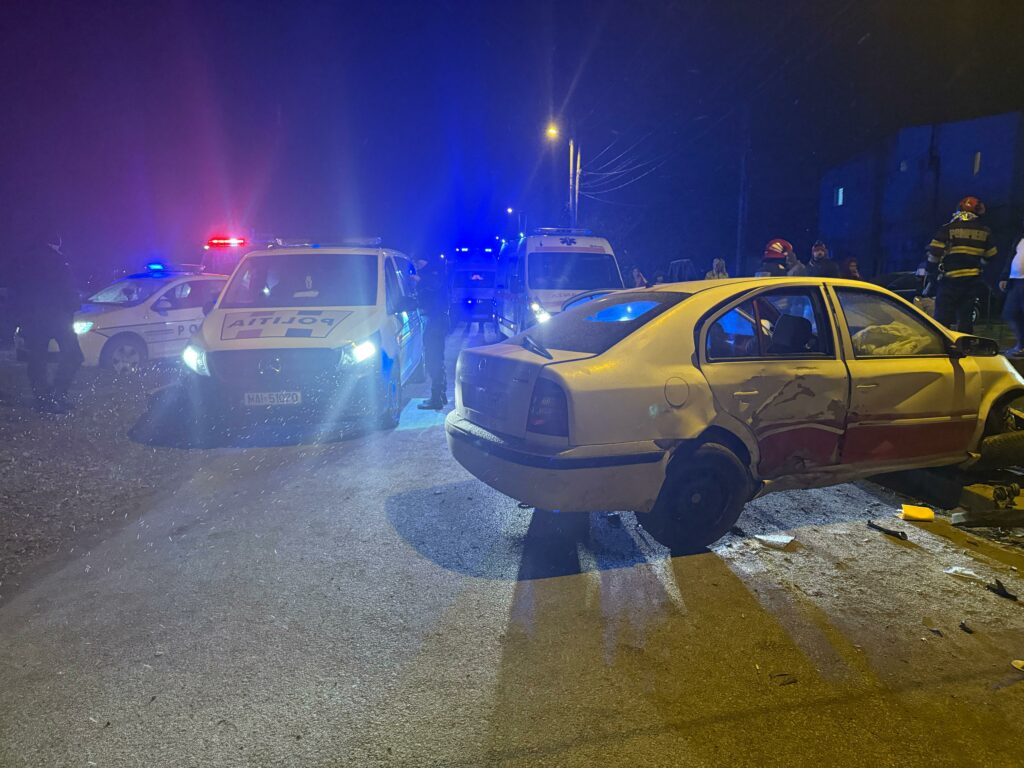 FOTO VIDEO Patru tineri de 17 și 18 ani răniți într-un accident rutier la Tulcea cu CINCI autoturisme implicate WhatsApp Image 2025 02 16 at 22.56.27