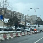 Un șofer fără permis a intrat cu mașina într-un stâlp, pe strada Termele Romane WhatsApp Image 2025 02 19 at 17.08.42