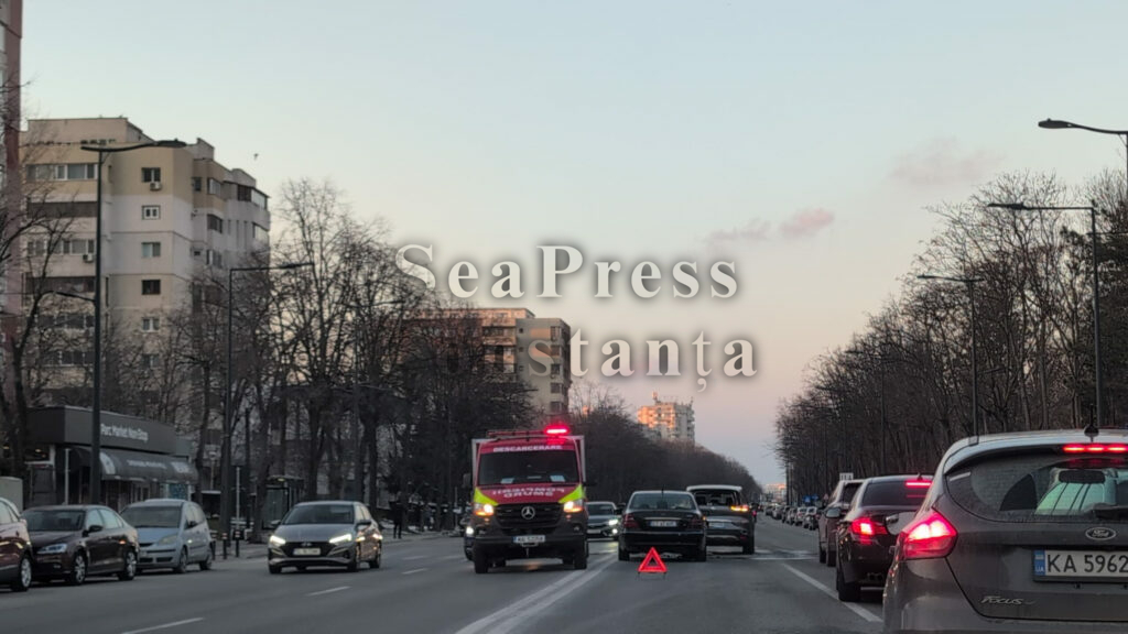 FOTO VIDEO Accident aproape de Filicori, lângă Parcul Tăbăcărie din Constanța / Un Mercedes e distrus /Victimă cu atac de panică UPDATE WhatsApp Image 2025 02 22 at 17.23.27 3 1 scaled