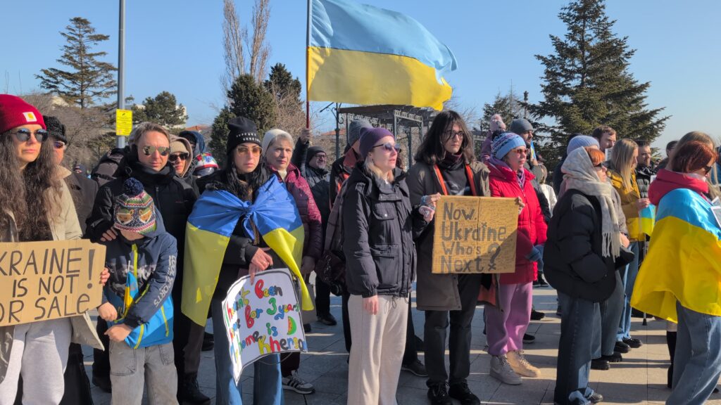 FOTO VIDEO Protest pentru Ucraina, în Parcul Arheologic din Constanța, la trei ani de la invazie WhatsApp Image 2025 02 23 at 14.26.25