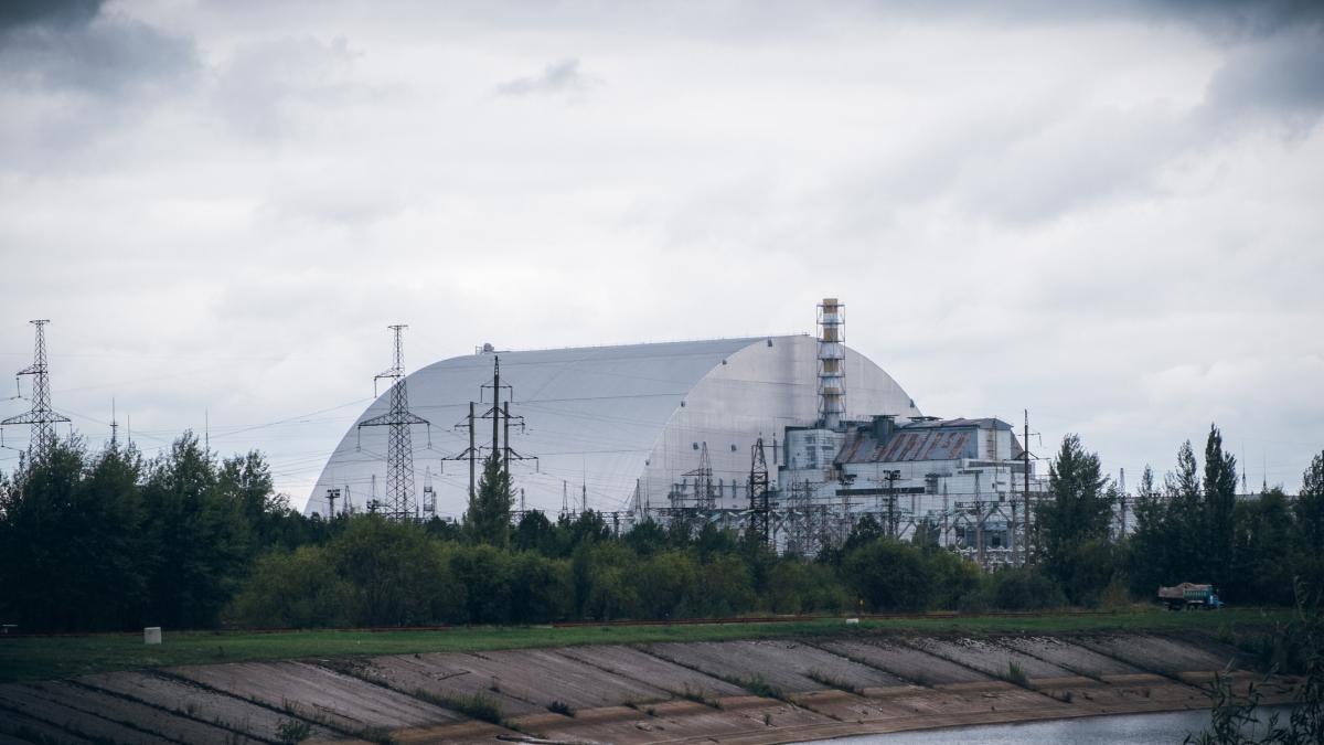 Alertă la Cernobîl/ O explozie a avut loc la sarcofagul care protejează reactorul 4 al fostei centrale alerta la cernobil o explozie a avut loc la sarcofagul care protejeaza reactorul 4 al fostei centrale 952094