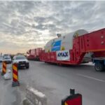 VIDEO A intrat în țară cel mai mare transport agabaritic care a rulat până acum pe rețeaua rutieră din România cnair transport agabaritic