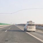 VIDEO Un șofer a fost surprins în timp ce depășea pe banda de urgență o aglomerație inexistentă depasire urgenta