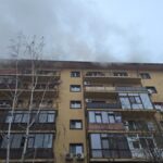 FOTO VIDEO Un bloc a luat foc, lângă București/ Pompierii intervin cu 10 autospeciale media 174071999444524500