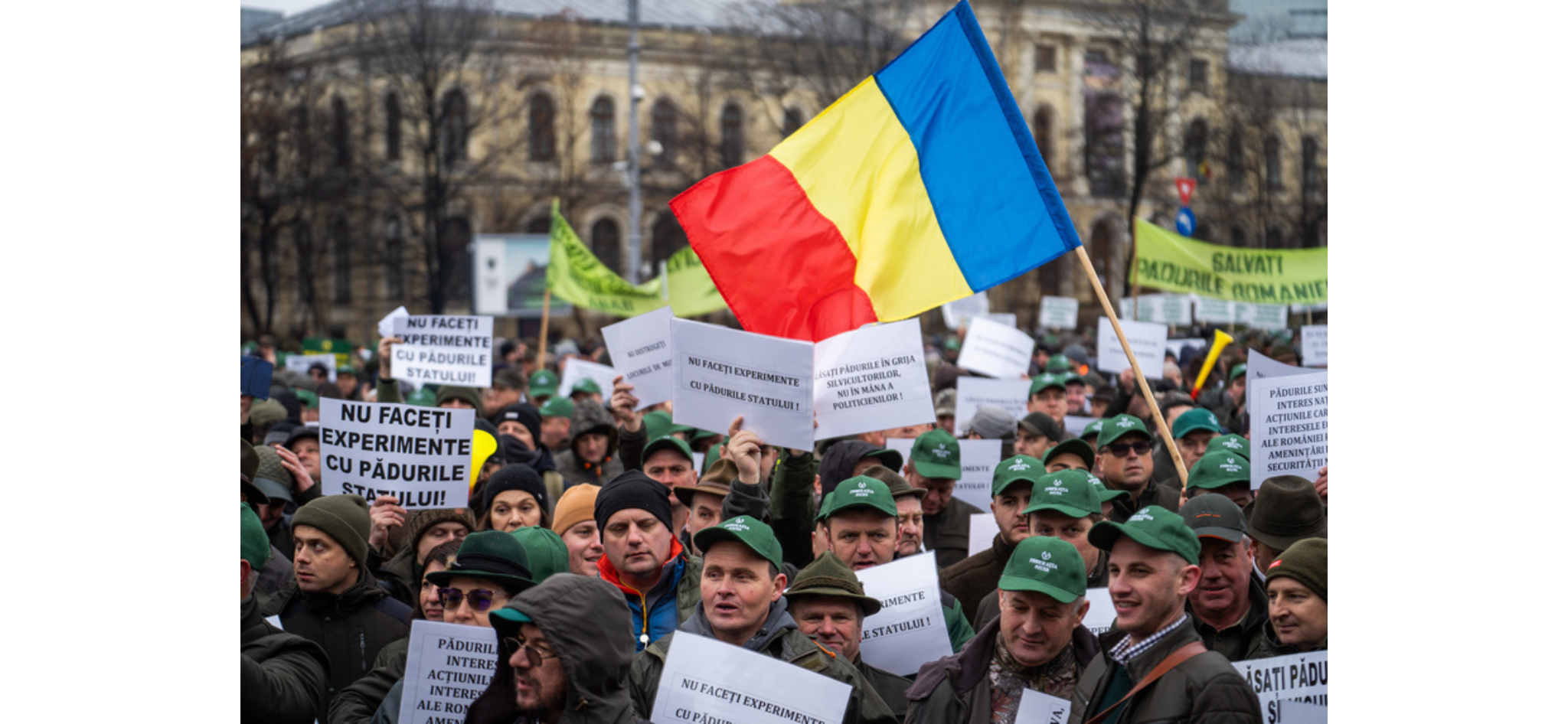 Protest al silvicultorilor la Ministerul Mediului, faţă de diminuarea cu un sfert a salariilor: „Măsură dură şi nedreaptă” silva protest fb