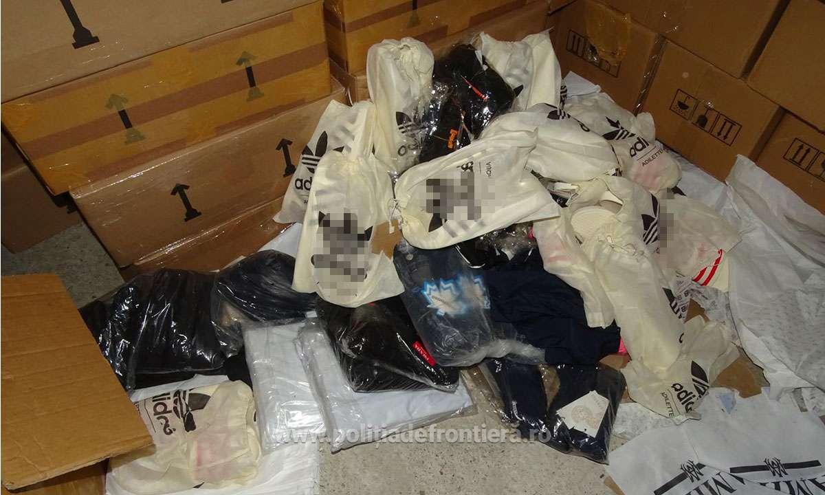 FOTO Bunuri contrafăcute, în valoare de peste 713.000 de lei, confiscate de polițiștii de frontieră  1742116560283 20496 S4