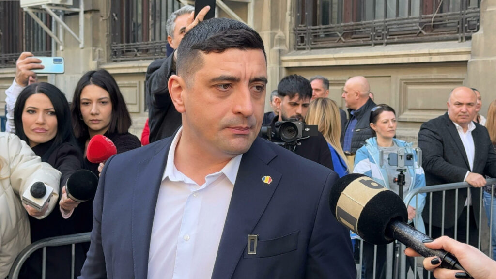 FOTO VIDEO Georgescu și-a depus candidatura la alegerile prezidențiale/ A spus că e „imposibil” să nu fie pe buletinul de vot / Au fost depuse două contestații UPDATE 45913b06 a3fe 433b b6fa 75a80f32d2f0 scaled