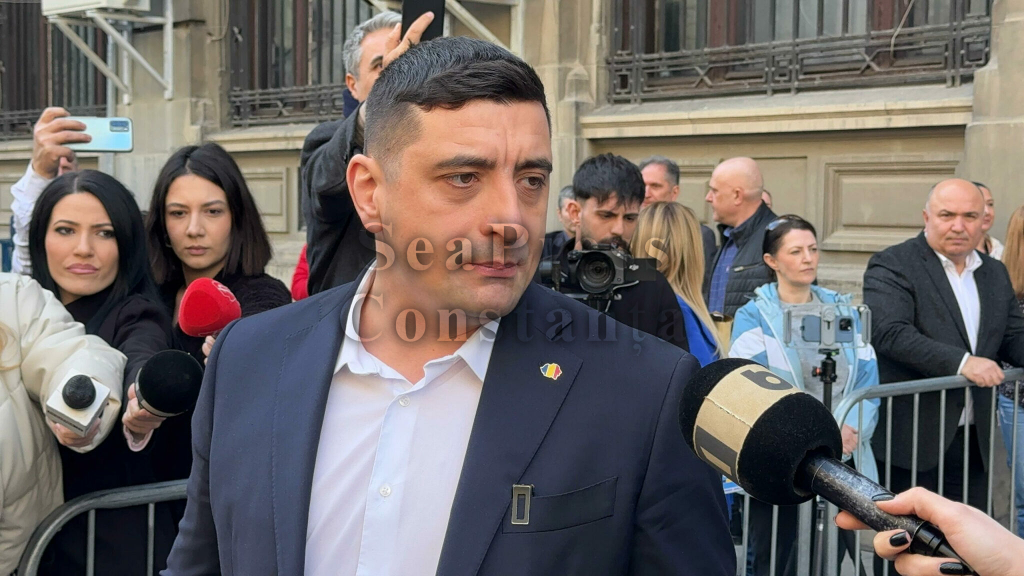 George Simion face apel la calm după violențele din Centrul Vechi/ „Am văzut jandarmi și protestatari răniți” 45913b06 a3fe 433b b6fa 75a80f32d2f0 scaled