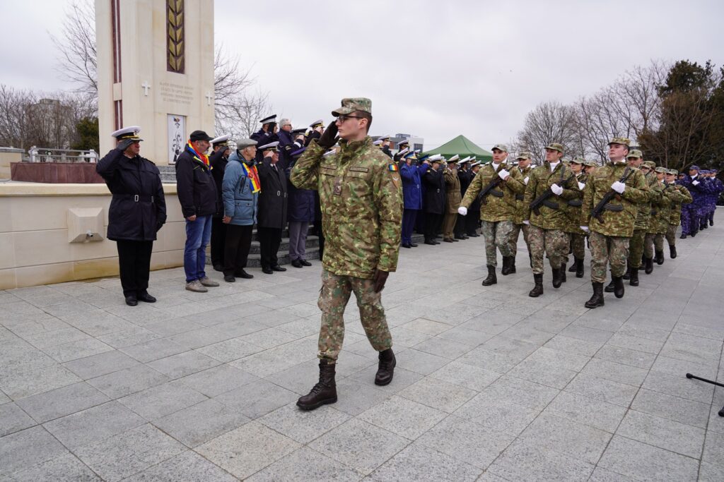 FOTO Ceremonie de comemorare a celor opt militari căzuți la datorie în dublul accident aviatic din martie 2022 481300180 1076229227880142 8946405154087822568 n