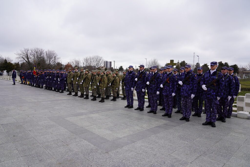 FOTO Ceremonie de comemorare a celor opt militari căzuți la datorie în dublul accident aviatic din martie 2022 481781103 1076229597880105 3212076508162289055 n