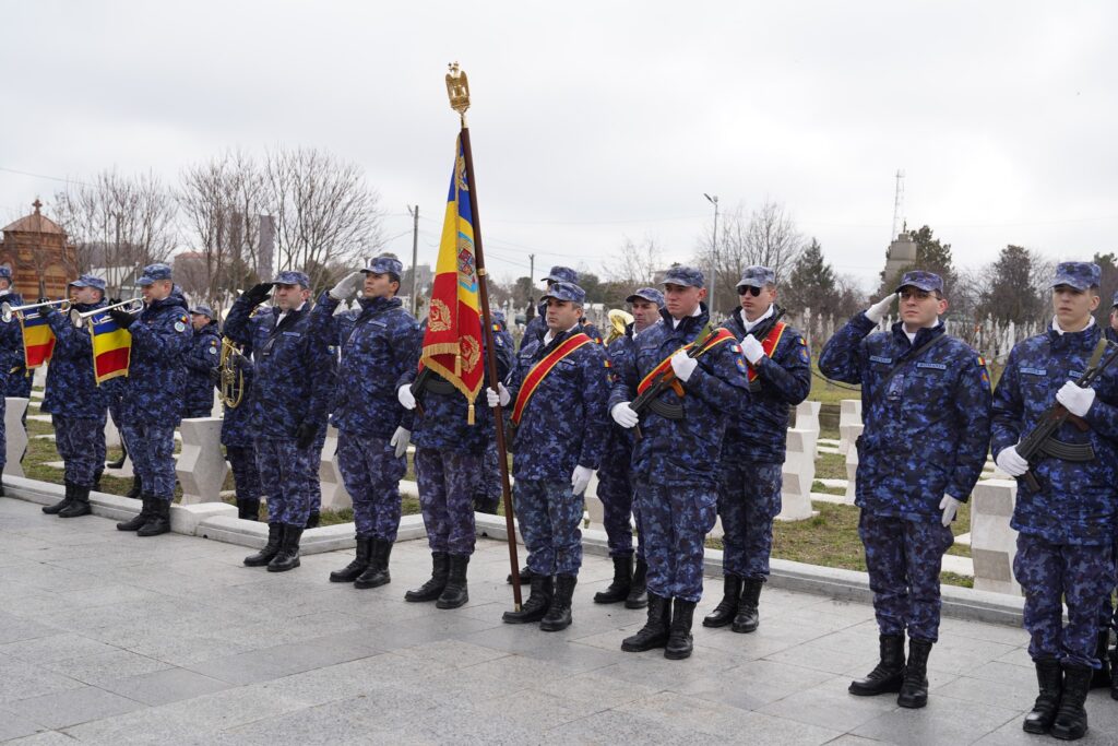 FOTO Ceremonie de comemorare a celor opt militari căzuți la datorie în dublul accident aviatic din martie 2022 481781130 1076229507880114 7256277233464959763 n