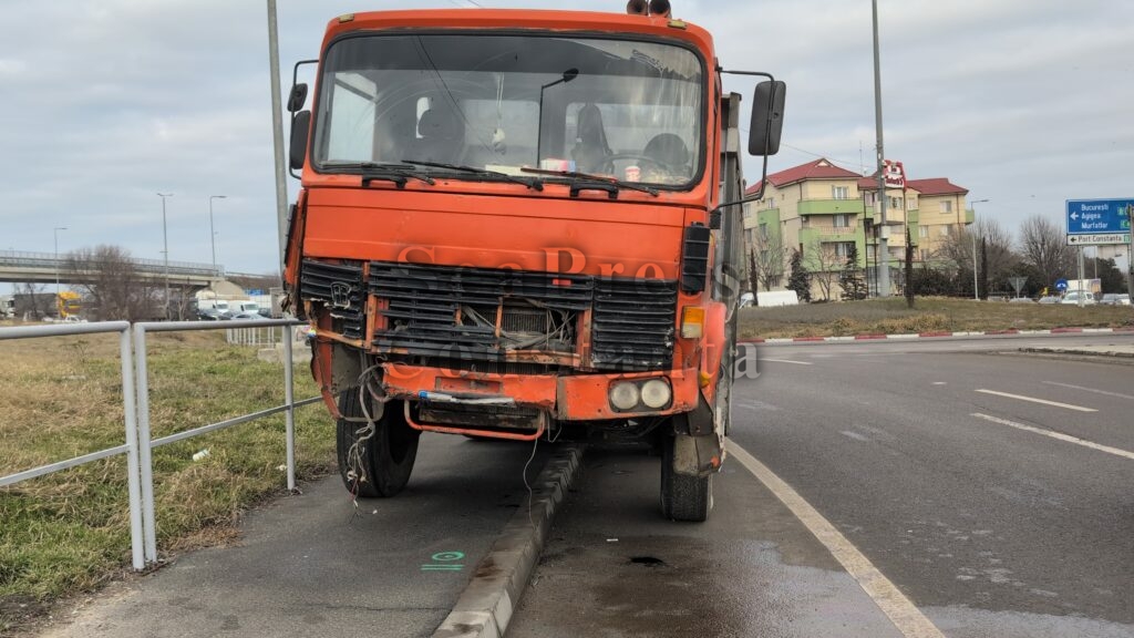 FOTO VIDEO Accident rutier între 3 autoturisme şi un camion, la ieşire de pe autostrada A4 UPDATE 4b178da9 feba 4392 8167 c88522a736c4 Copy