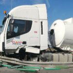 Accident rutier pe A2/ Șoferul unui camion a intrat în parapet 61d920f5 1c82 492d 9a25 812cec10205d