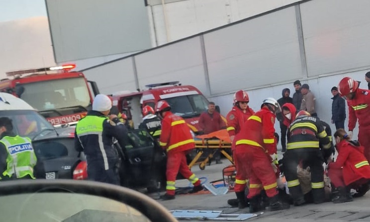 FOTO VIDEO Accident rutier grav la ieșire din Lumina/ Un bărbat a decedat Imagine WhatsApp 2025 03 03 la 17.21.12 d19c7e0f