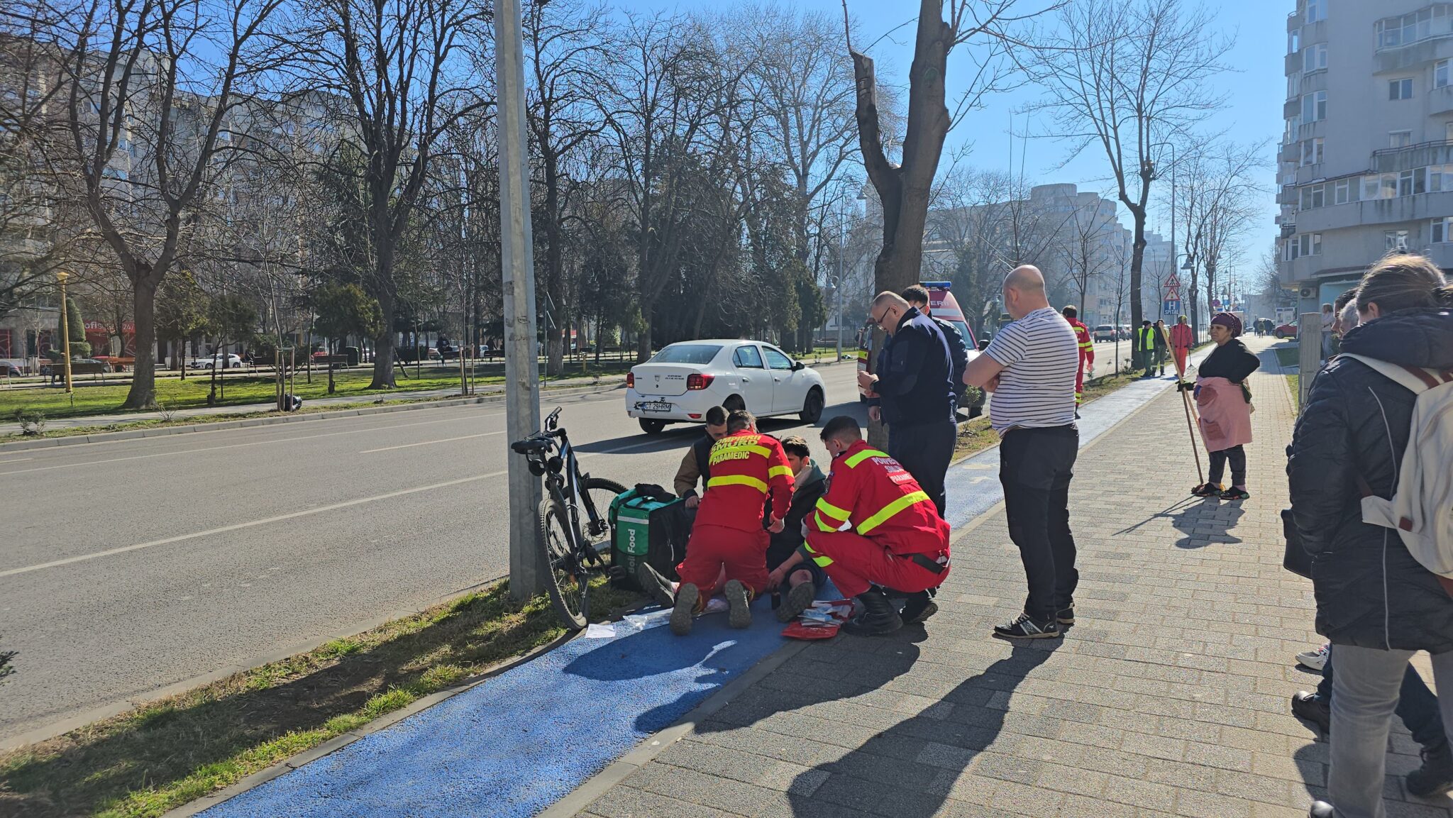 FOTO VIDEO Accident rutier pe bulevardul Tomis: un șofer a lovit un biciclist Imagine WhatsApp 2025 03 05 la 11.17.02 83d4f6c4