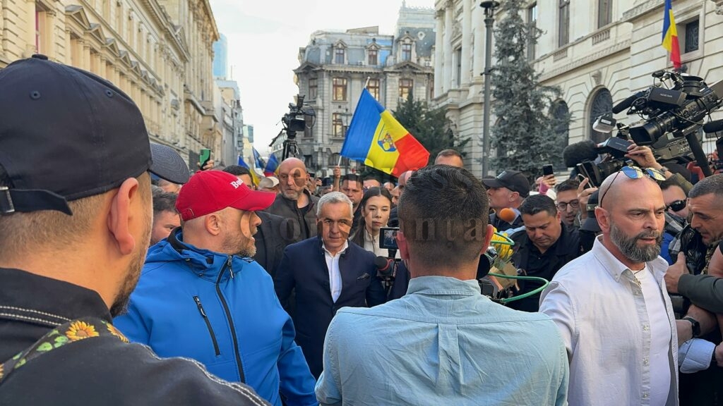 FOTO VIDEO Georgescu și-a depus candidatura la alegerile prezidențiale/ A spus că e „imposibil” să nu fie pe buletinul de vot / Au fost depuse două contestații UPDATE Imagine WhatsApp 2025 03 07 la 16.31.08 7e2989e3