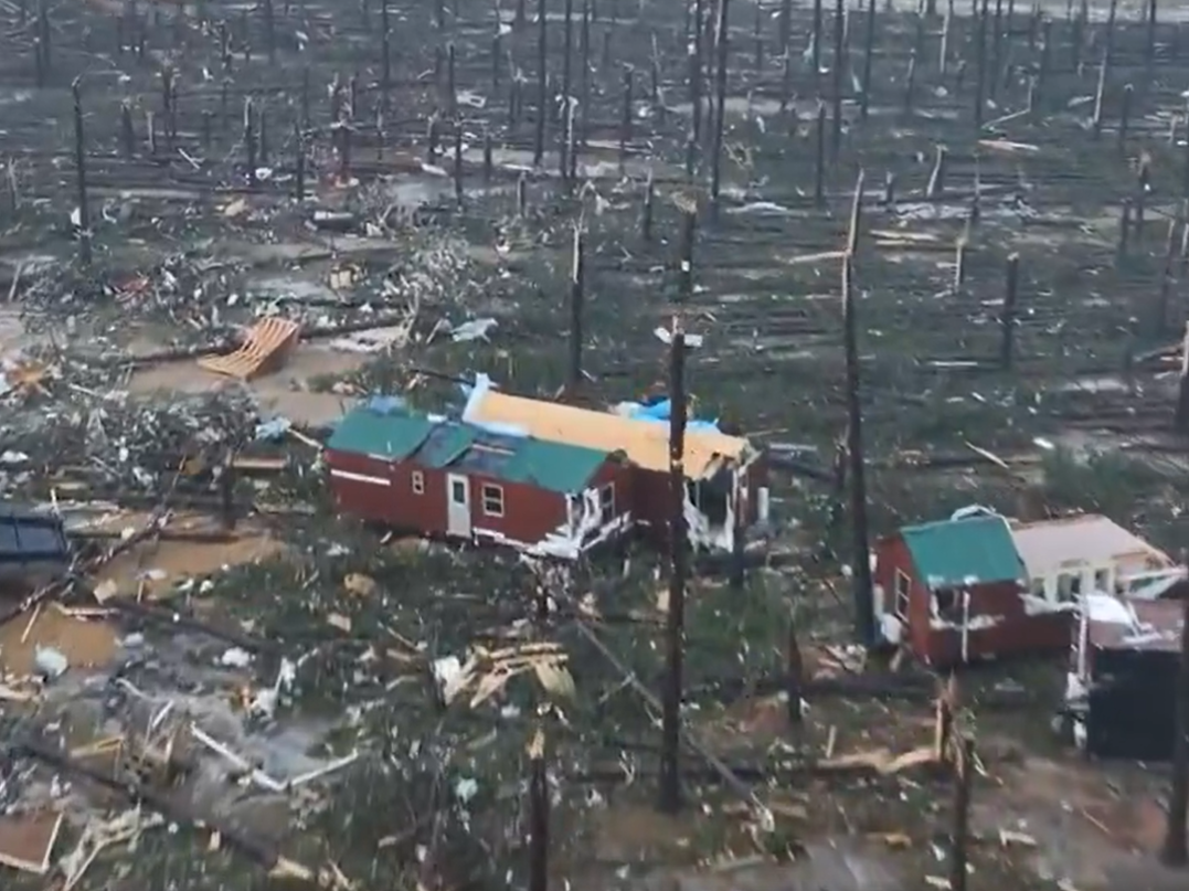 VIDEO Bilanţul morţilor în urma tornadelor din Statele Unite a crescut la 33 Screenshot 1 3