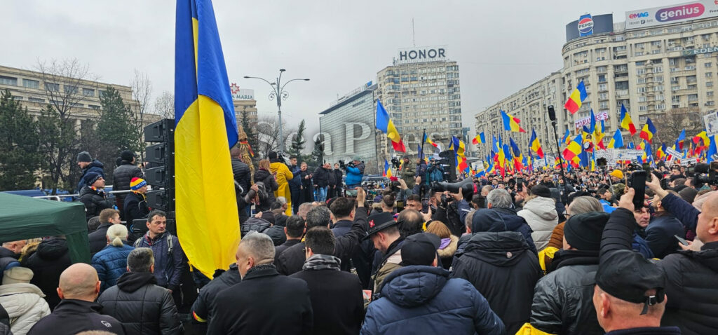 FOTO VIDEO Constănțenii, prezenți la protestul AUR de susținere pentru Călin Georgescu și împotriva lui Ciolacu UPDATE WhatsApp Image 2025 03 01 at 19.56.09 2