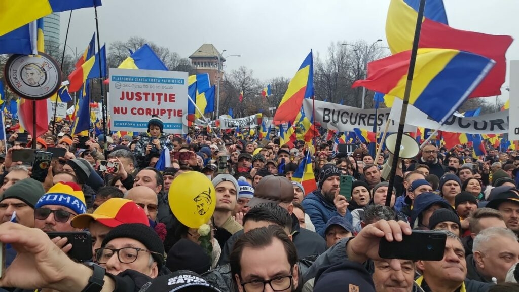 FOTO VIDEO Constănțenii, prezenți la protestul AUR de susținere pentru Călin Georgescu și împotriva lui Ciolacu UPDATE WhatsApp Image 2025 03 01 at 19.56.12 2