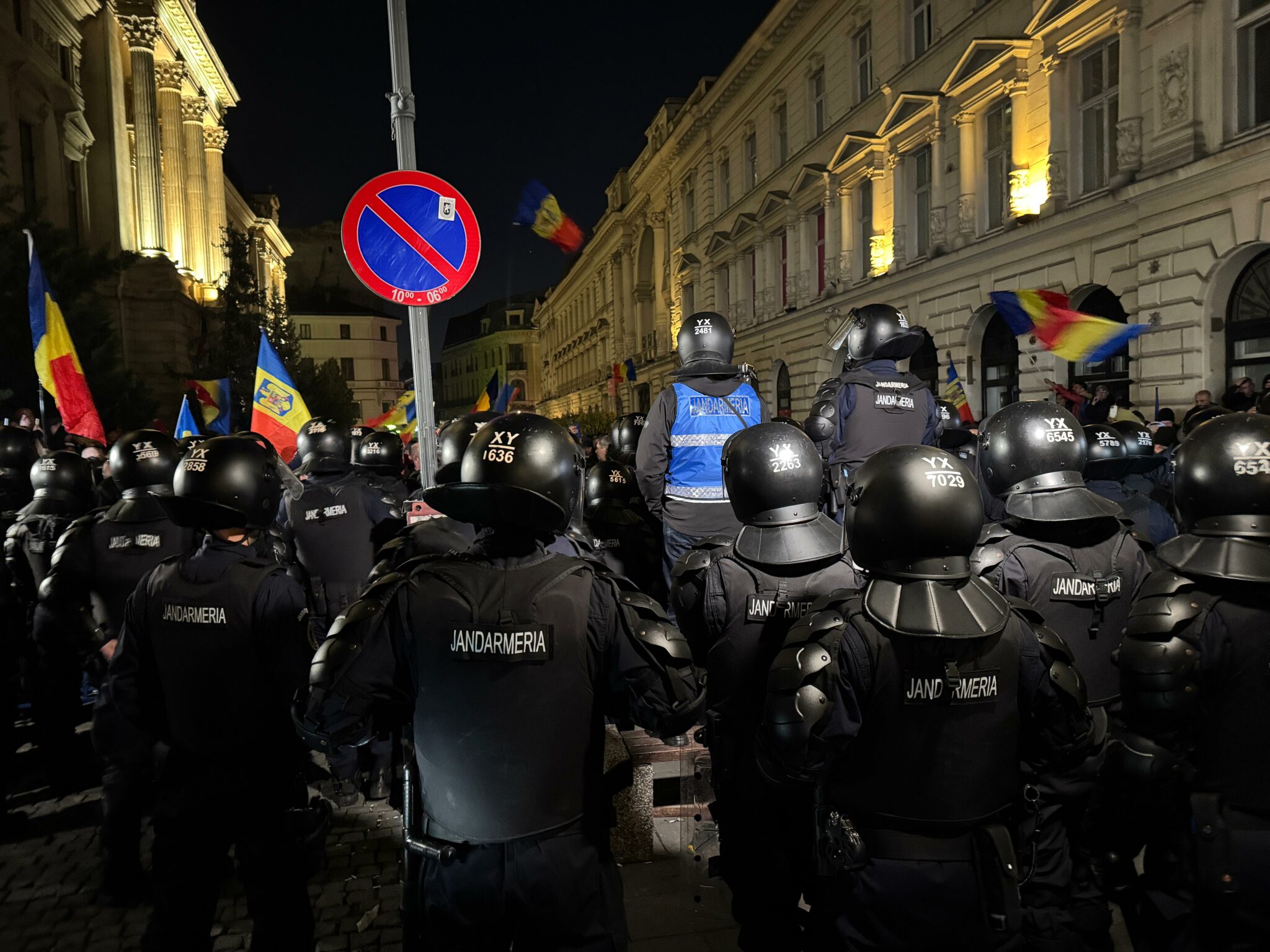 Trei dintre protestatarii implicați în violențele de la BEC, reținuți de procurori WhatsApp Image 2025 03 09 at 22.27.31